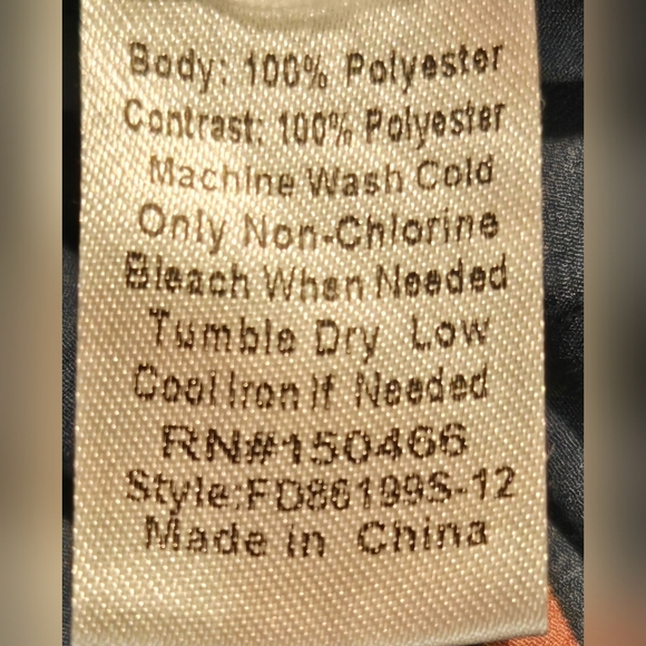 NWOT Fun2Fun Navy Blue Patterned Women's Top - Picture 7 of 7